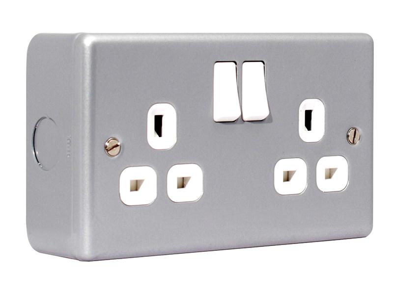 Metal Clad Switched Socket 2-Gang 13A